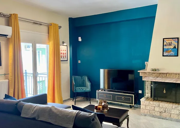 Elegant Apartment In Thissio